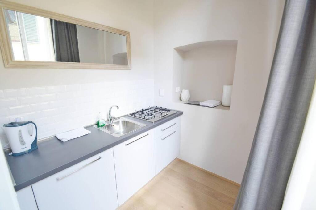 Apartment Keys Of Italy - Albero 15 Small - Train Station For Couples 2nd Floor *