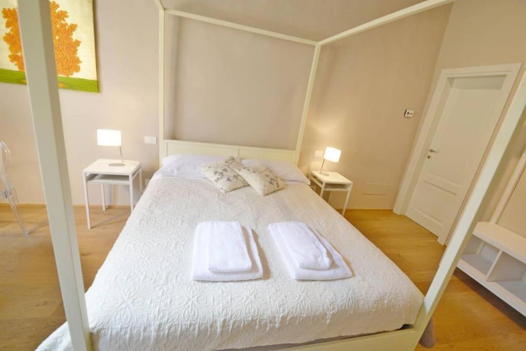 Keys Of Italy - Albero 15 Small - Train Station For Couples 2nd Floor Apartment *